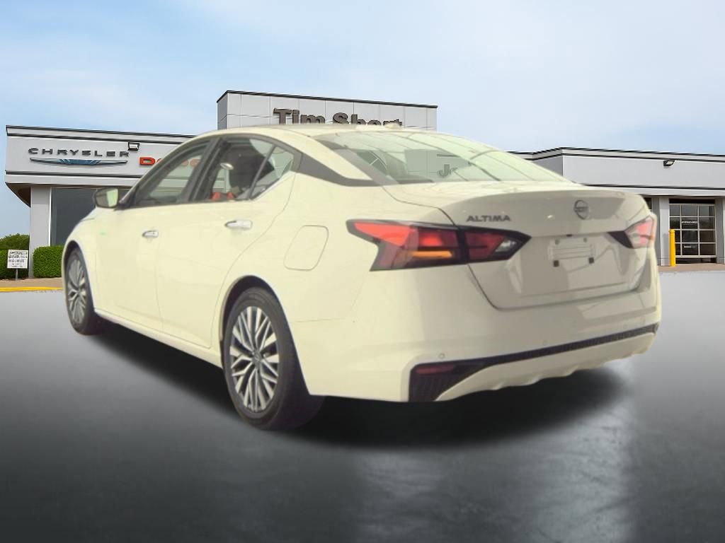 Used 2025 Nissan Altima 2.5 SV image 5