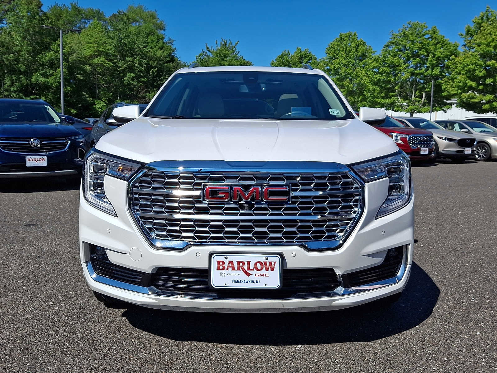 Used 2022 GMC Terrain Denali w/ Denali Premium Package AWD/4WD image 2