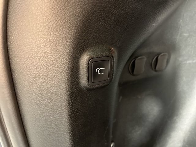 Used 2022 Jeep Cherokee Trailhawk w/ Comfort/Convenience Group AWD/4WD image 50