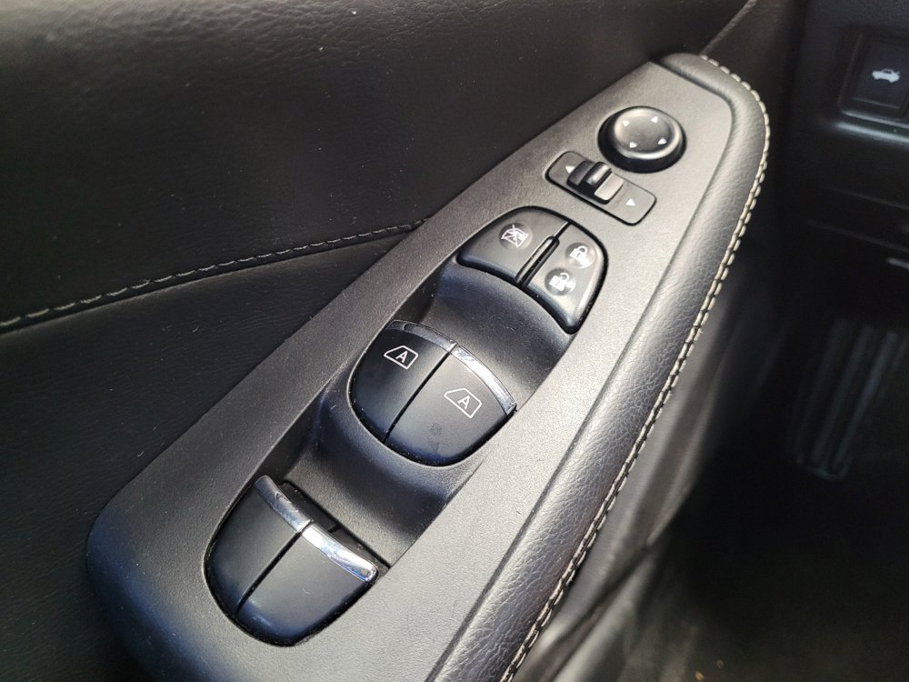 Used 2016 Nissan Maxima Platinum FWD image 27
