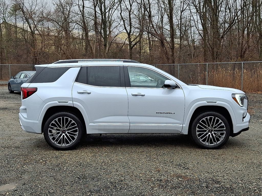 Used 2026 GMC Terrain Denali w/ LPO, Floor Liner Package image 7