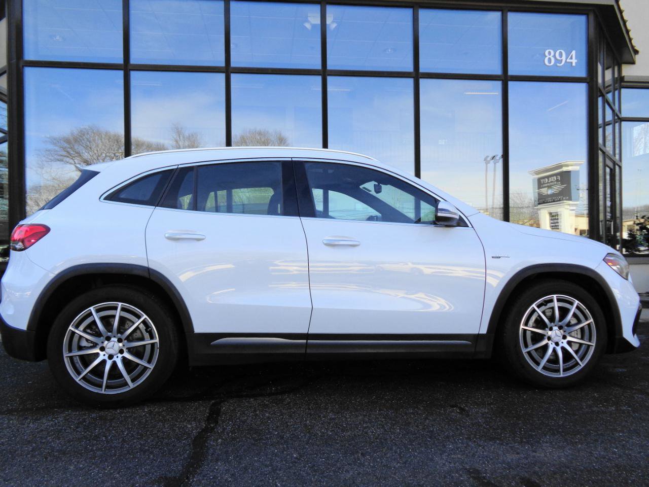Used 2021 Mercedes-Benz GLA 35 AMG AMG GLA 35 4MATIC SUV image 4