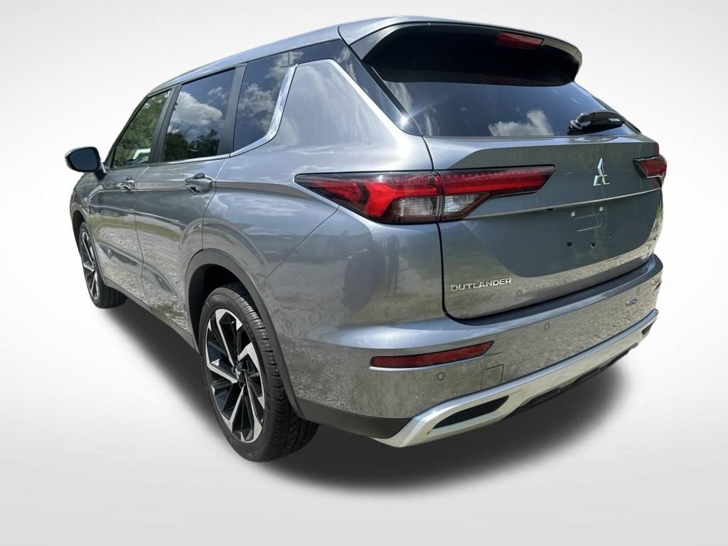 Used 2024 Mitsubishi Outlander SE AWD/4WD image 4
