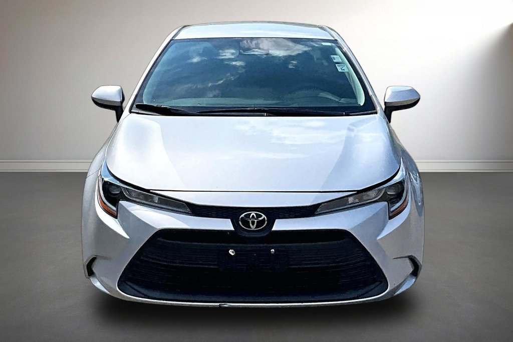 Used 2023 Toyota Corolla LE FWD image 2
