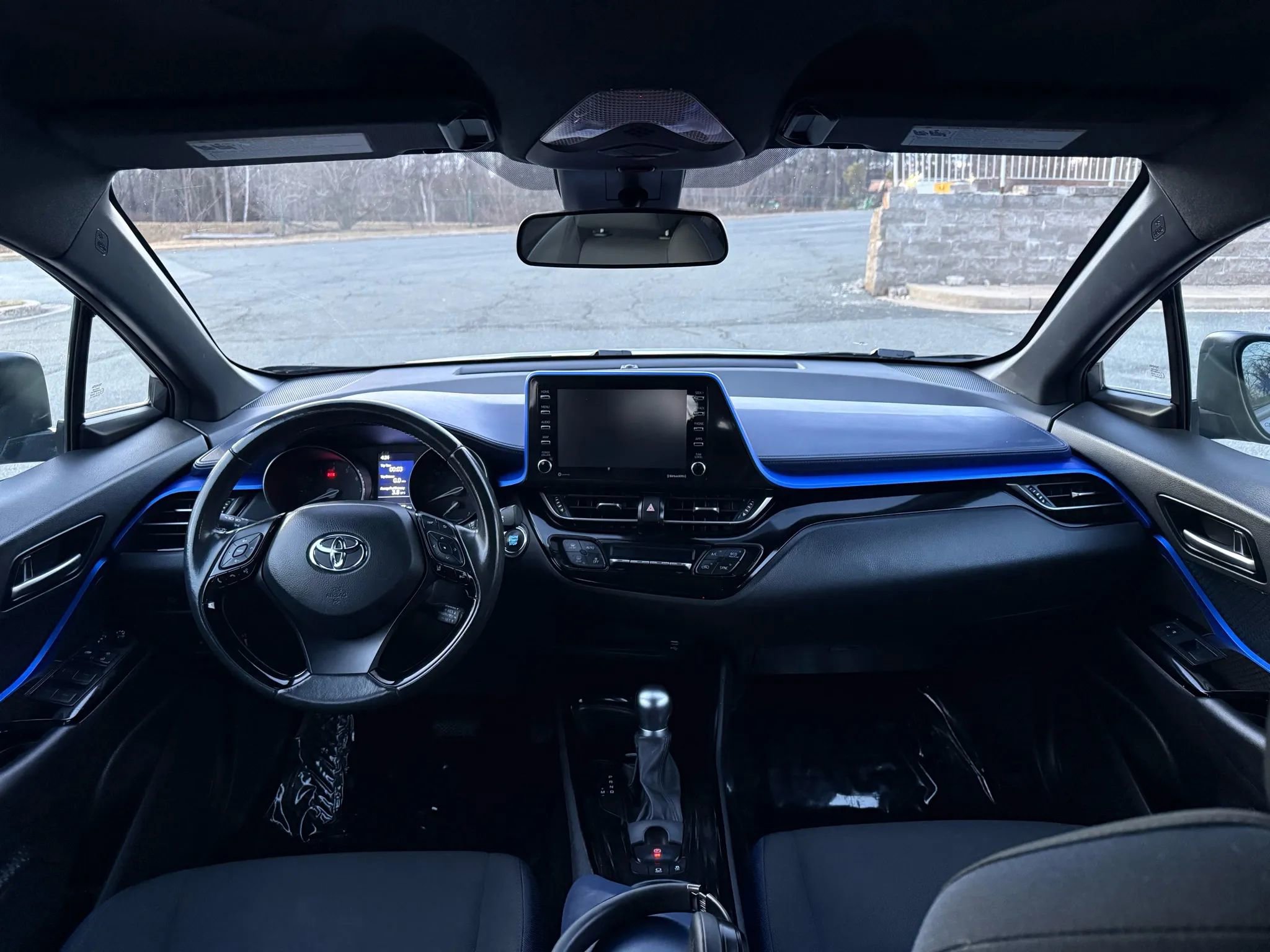 Used 2022 Toyota C-HR XLE image 26