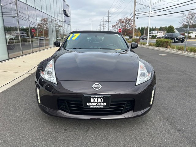 Used 2017 Nissan 370Z Touring image 7