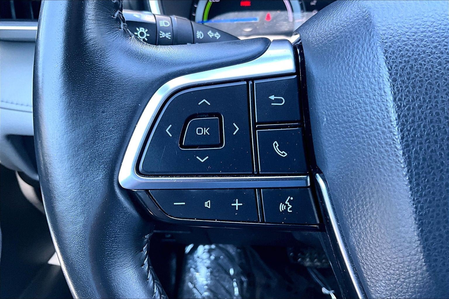 Used 2021 Toyota Highlander XLE AWD/4WD image 17