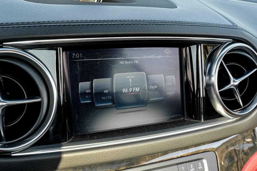 Used 2018 Mercedes-Benz SL 550 image 27