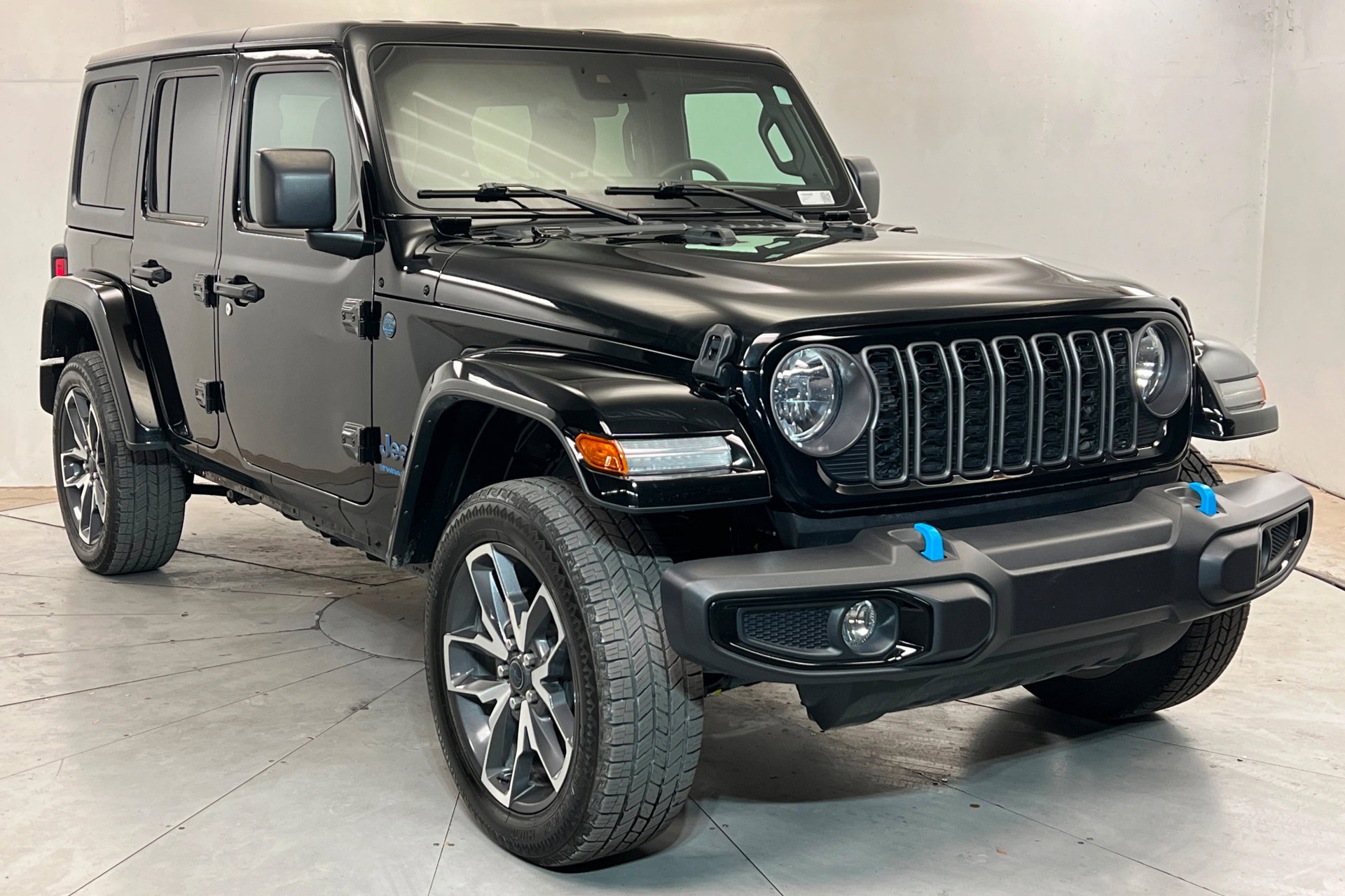 Used 2024 Jeep Wrangler Unlimited AWD/4WD image 7