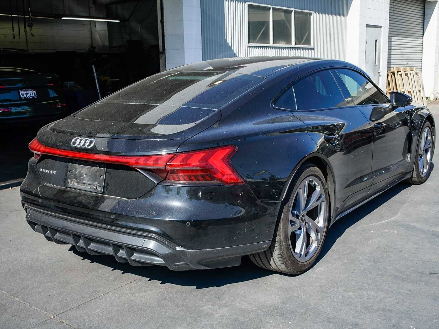 Used 2024 Audi e-tron GT Premium Plus image 4