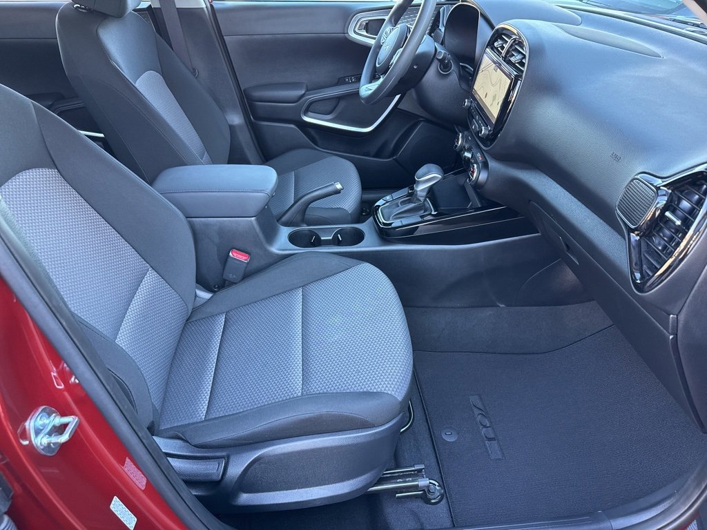 Used 2025 Kia Soul S image 24