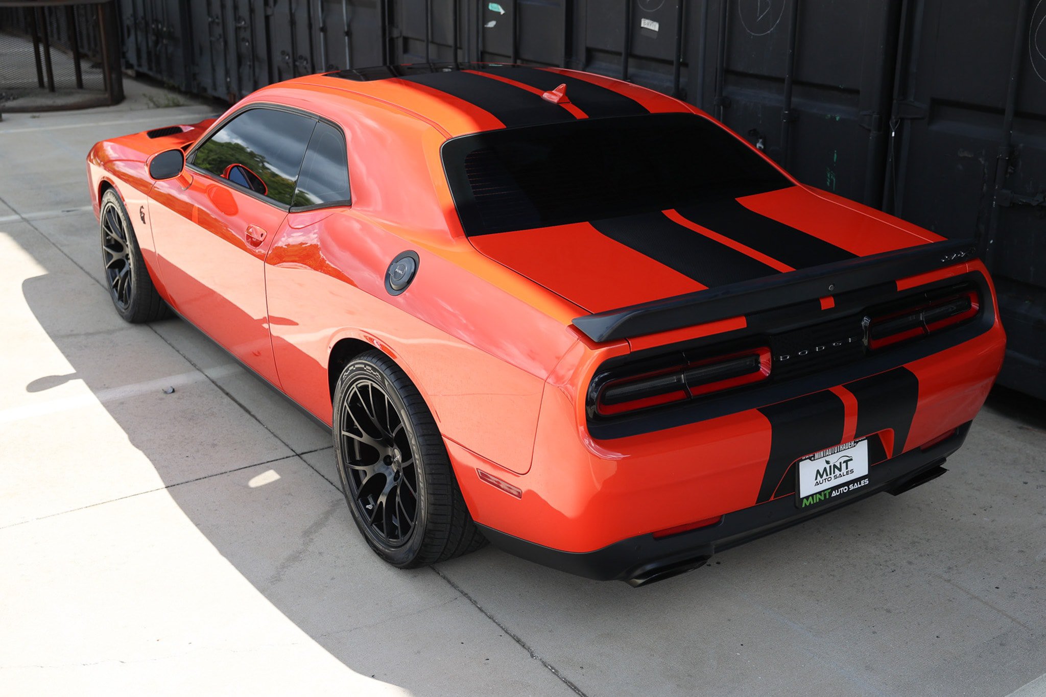 Used 2016 Dodge Challenger SRT Hellcat RWD image 8
