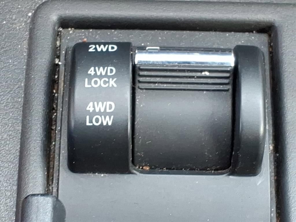 Used 2009 Jeep Liberty Sport w/ Popular Equipment Group AWD/4WD image 16
