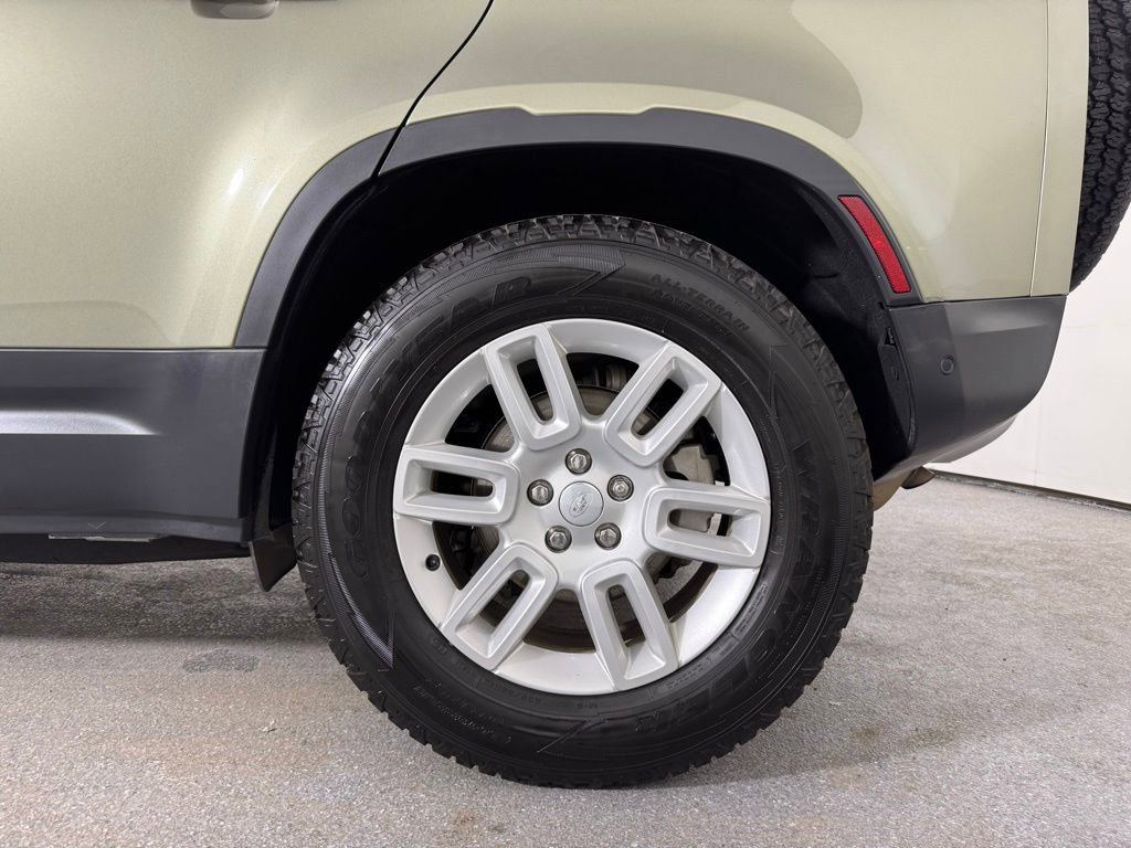 Used 2023 Land Rover Defender 110 S image 32