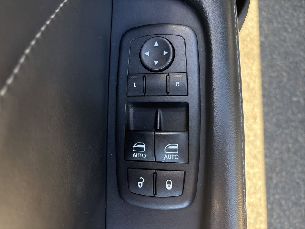 Used 2016 Dodge Challenger R/T Scat Pack image 10