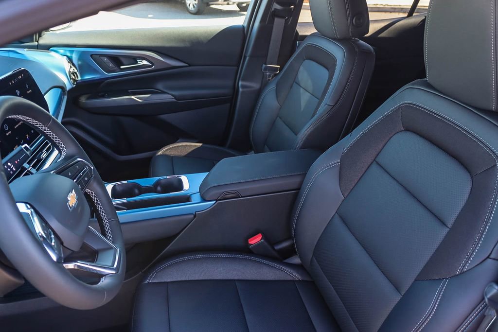 New 2026 Chevrolet Equinox EV LT image 16