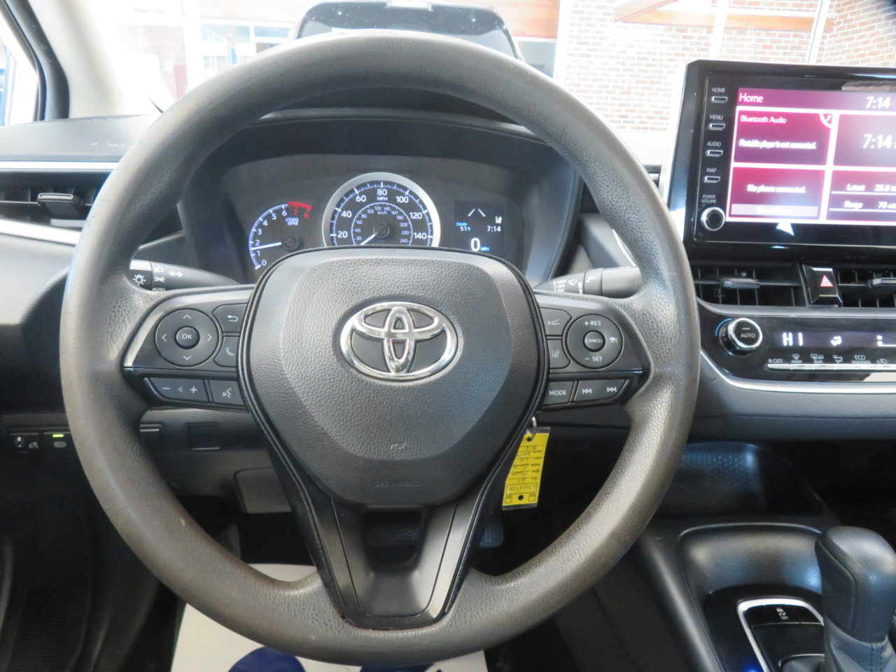 Used 2020 Toyota Corolla LE image 29