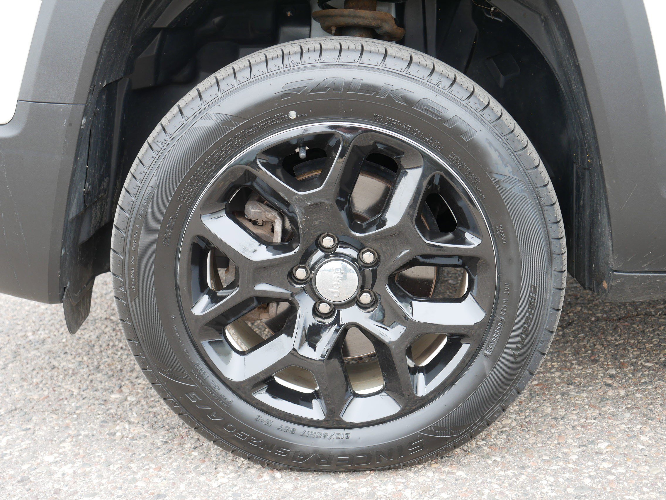 Used 2017 Jeep Renegade Latitude w/ Cold Weather Group image 15