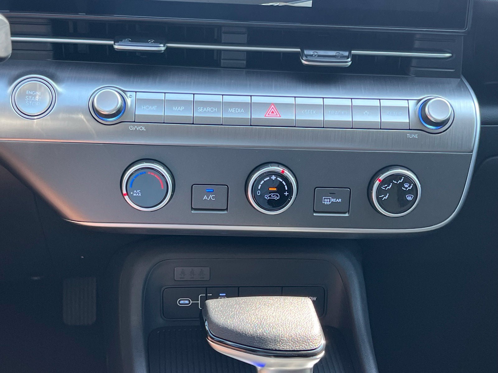 New 2027 Hyundai Kona SE FWD image 29