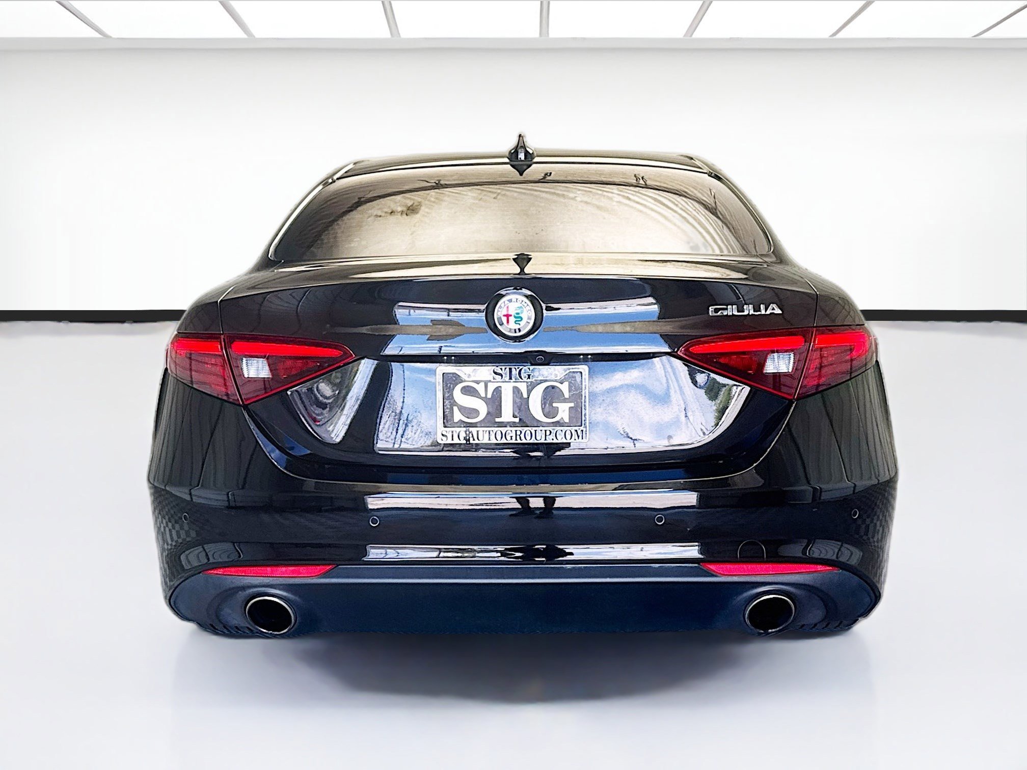 Used 2018 Alfa Romeo Giulia RWD image 5