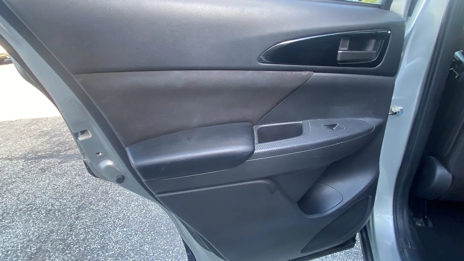 Used 2020 Mitsubishi Eclipse Cross ES FWD image 16