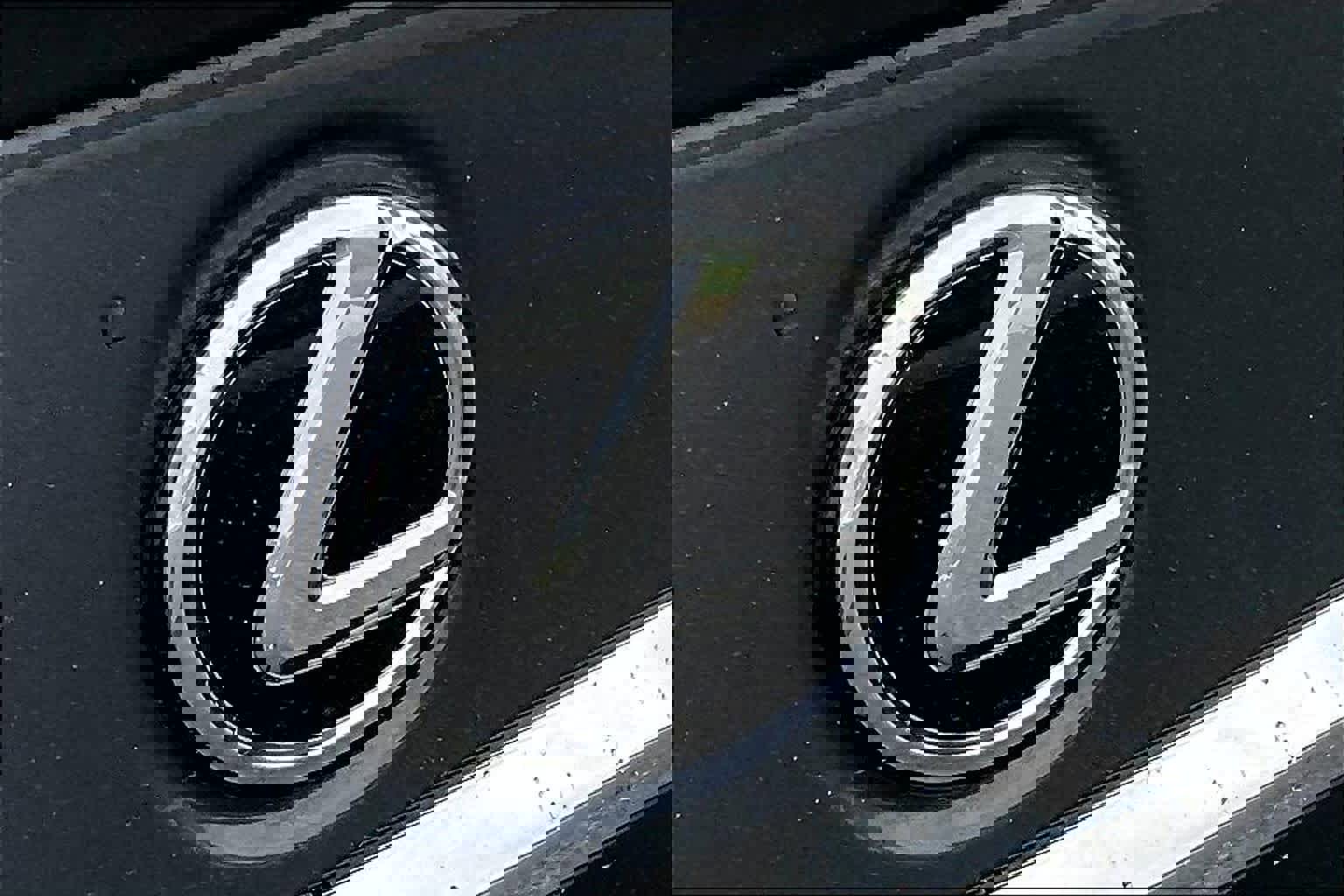 Used 2024 Lexus ES 300h w/ Premium Package image 30