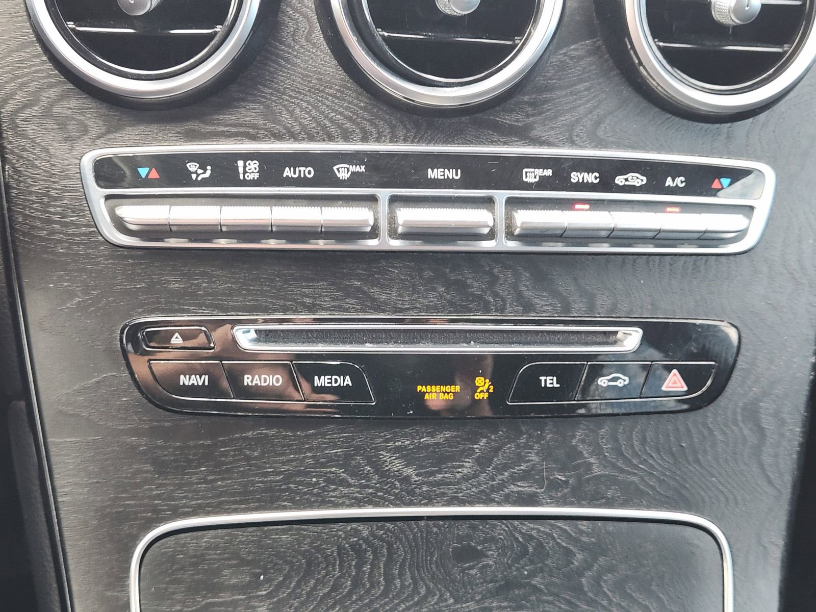 Used 2019 Mercedes-Benz GLC 300 4MATIC image 18