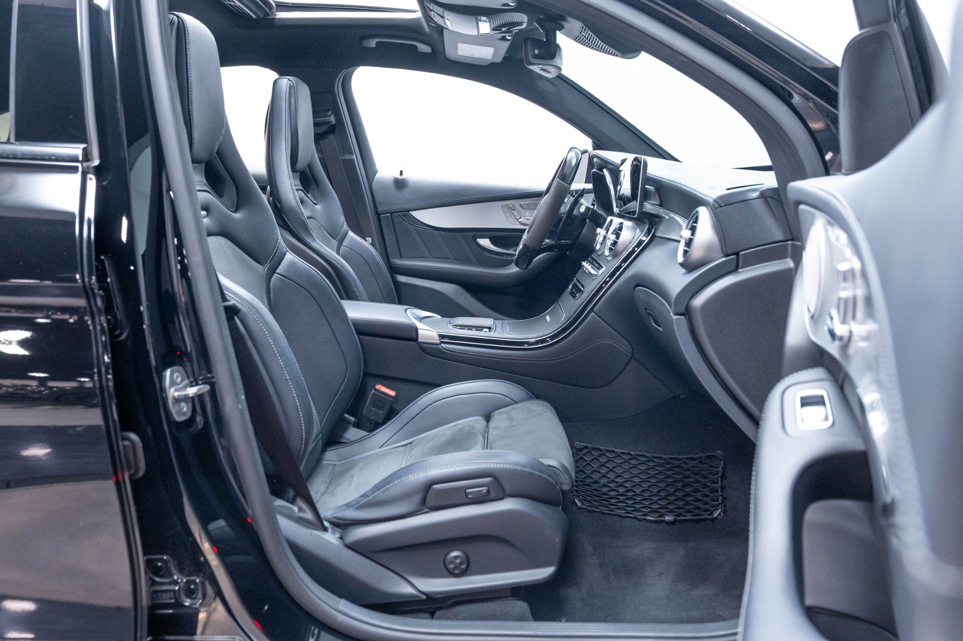 Used 2020 Mercedes-Benz GLC 63 AMG 4MATIC Coupe image 36