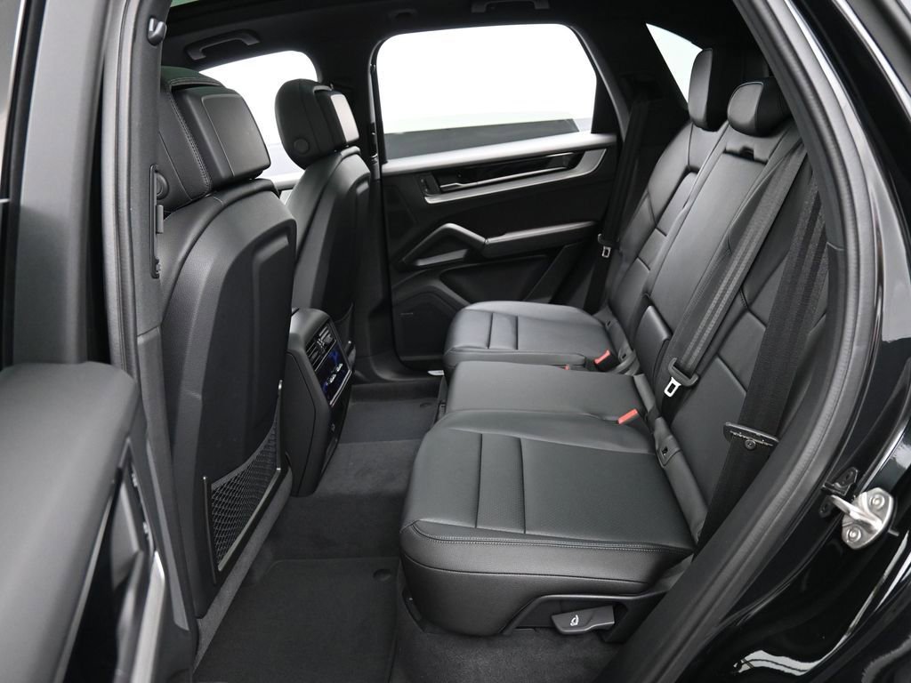 New 2026 Porsche Cayenne image 24