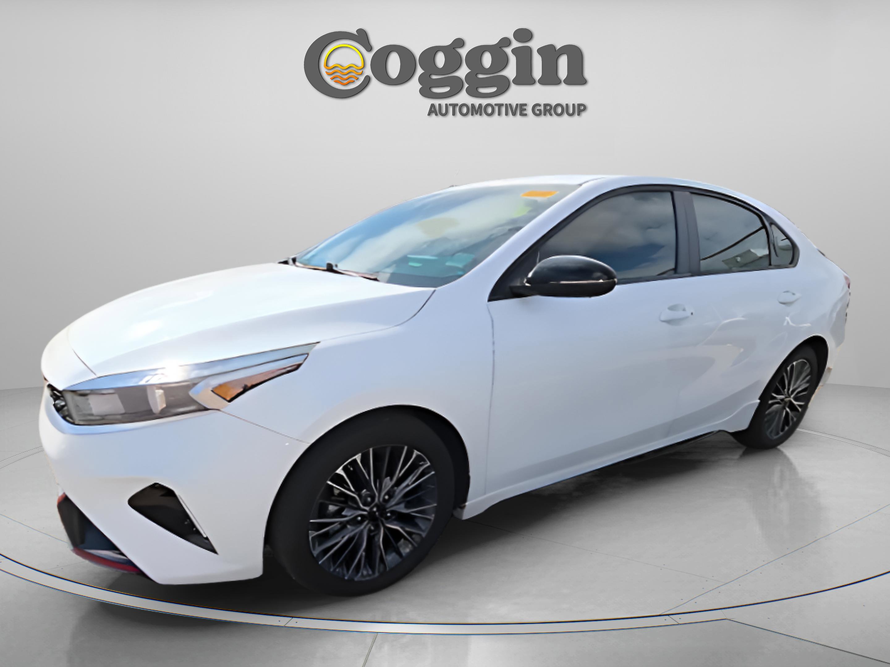 Used 2022 Kia Forte GT-Line w/ GT-Line Premium Package image 2