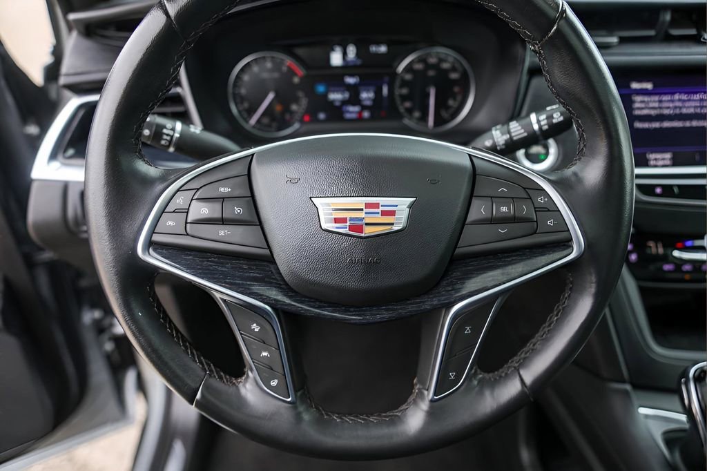 Used 2024 Cadillac XT5 Premium Luxury image 12