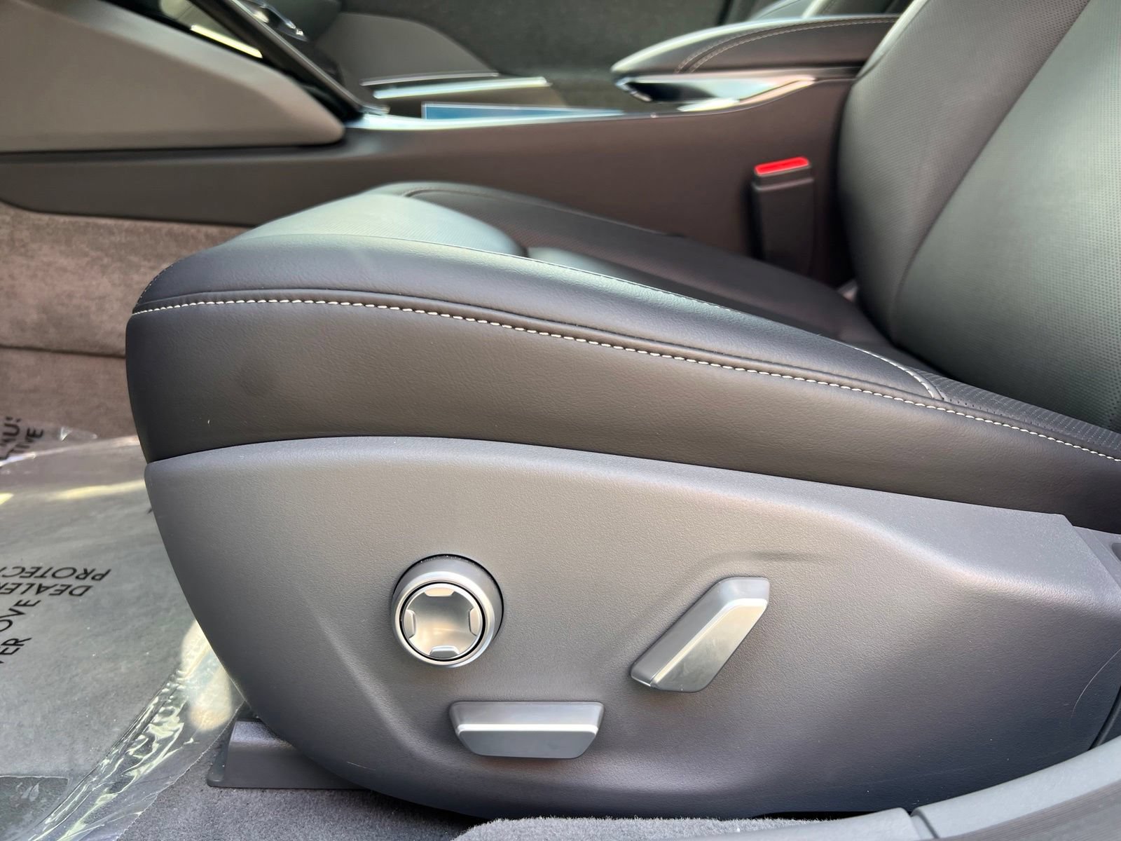 Used 2024 Lucid Air Touring AWD/4WD image 29