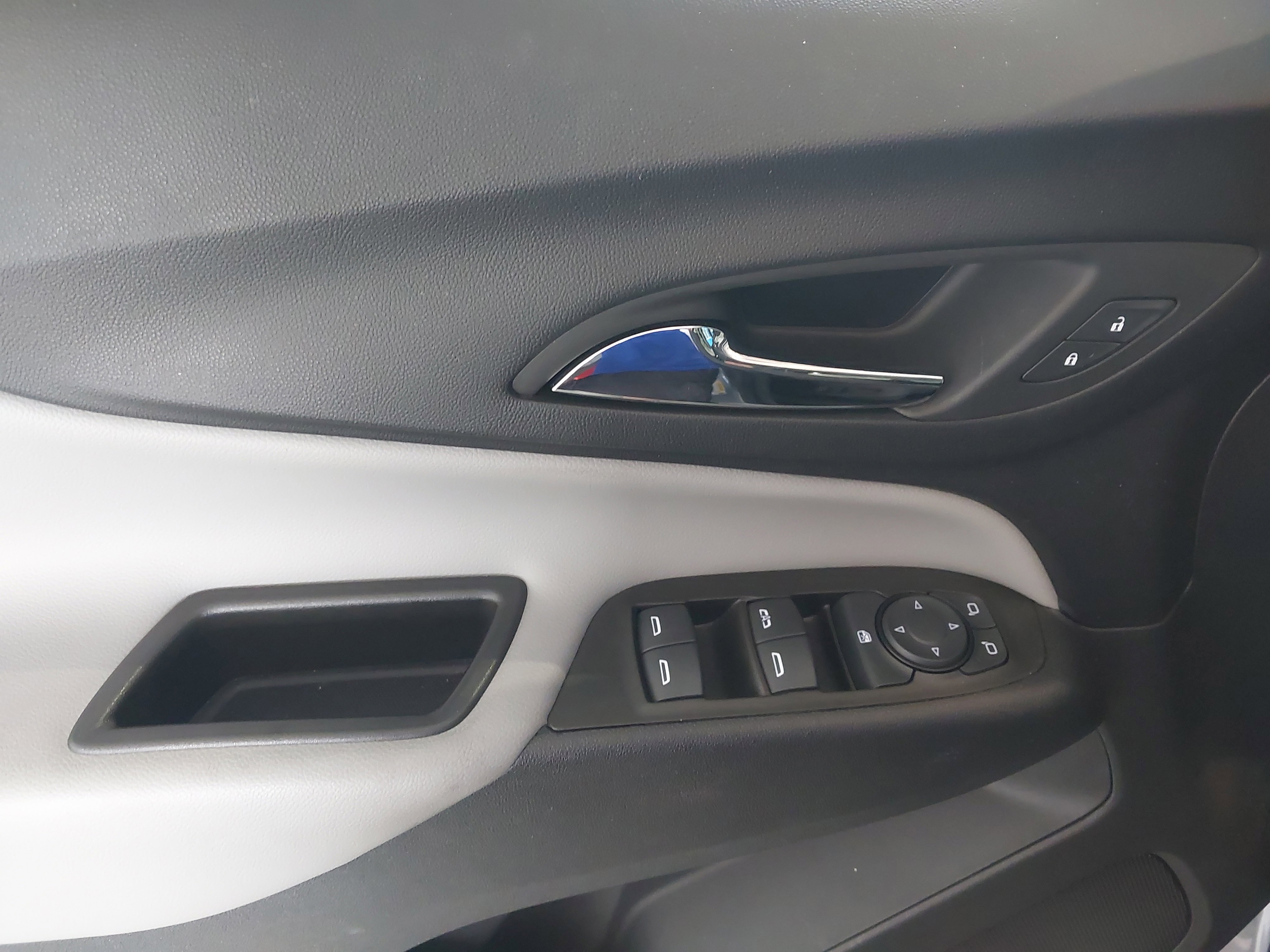 Used 2023 Chevrolet Equinox LS w/ LS Convenience Package image 26