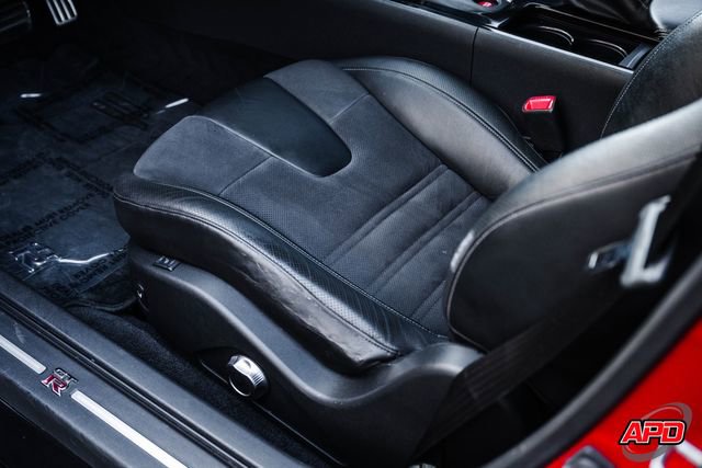 Used 2014 Nissan GT-R Premium image 68