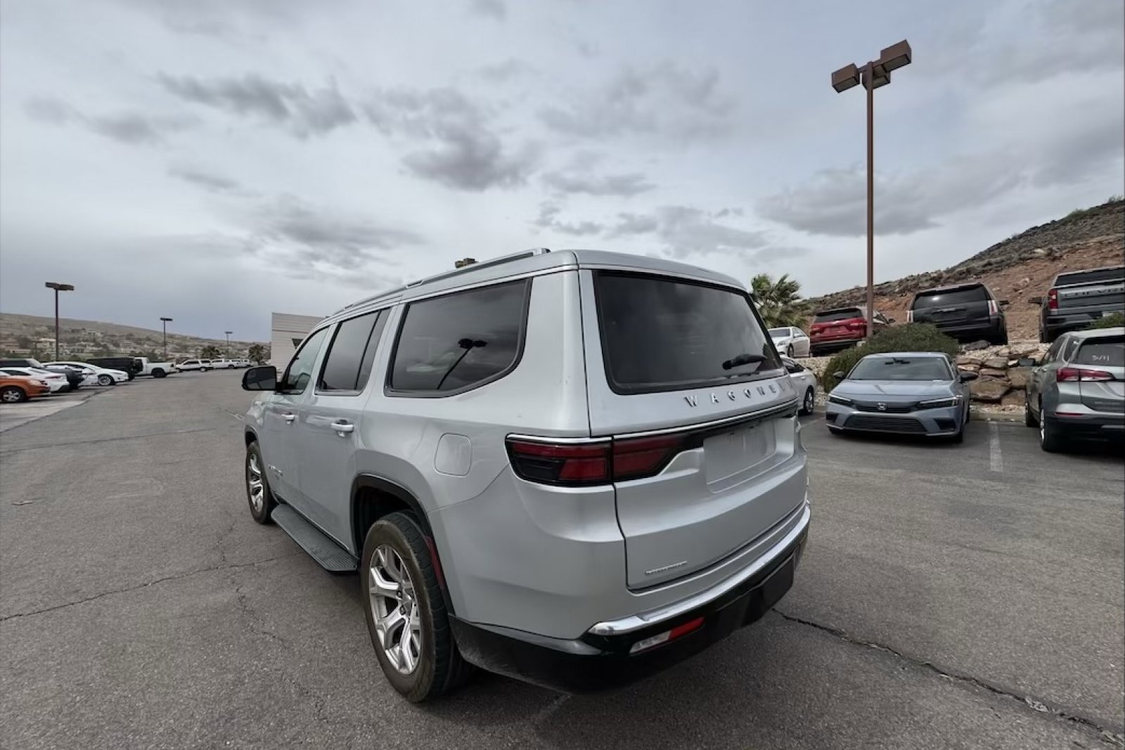 Used 2022 Jeep Wagoneer Series II image 3