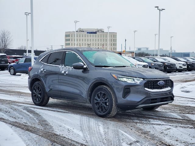 Used 2023 Ford Escape Active w/ Tech Pack #2 image 2