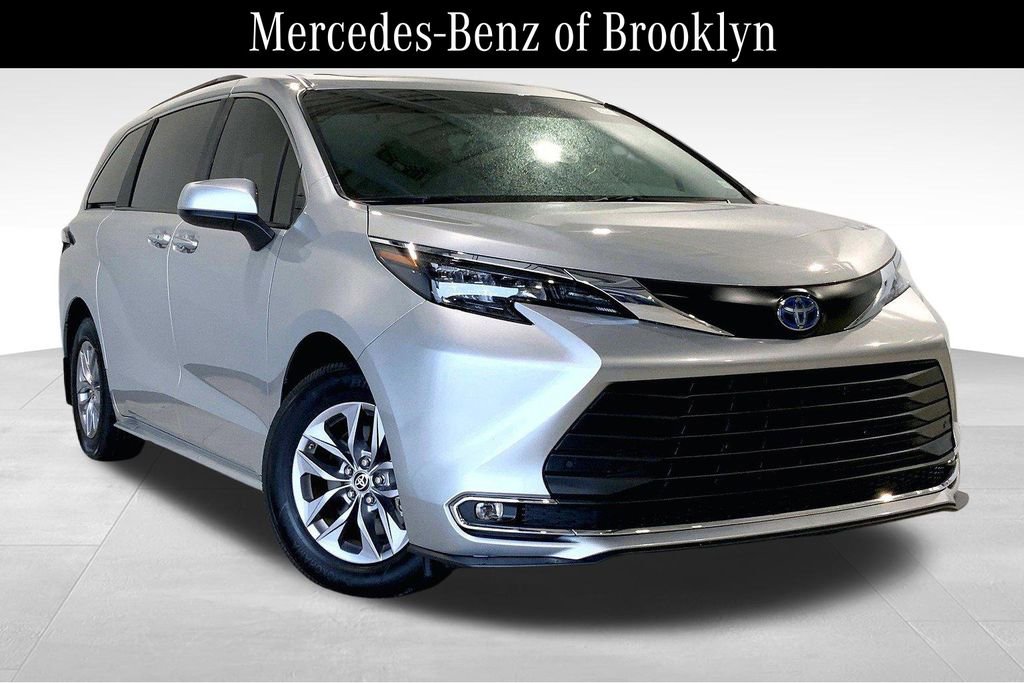 Used 2024 Toyota Sienna XLE