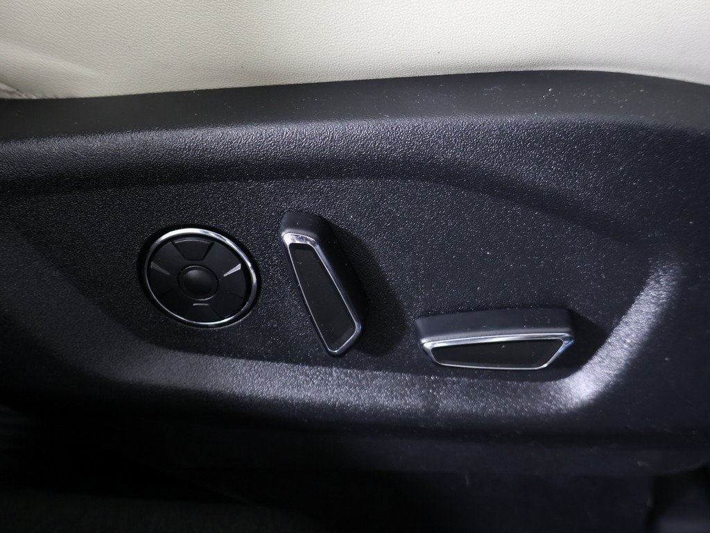 Used 2018 Ford Explorer Platinum AWD/4WD image 39