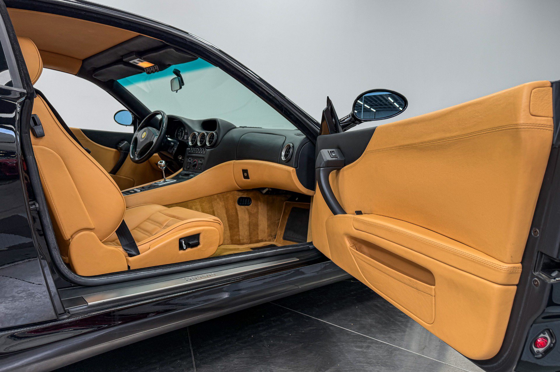 Used 1998 Ferrari 550 Maranello Coupe RWD image 14