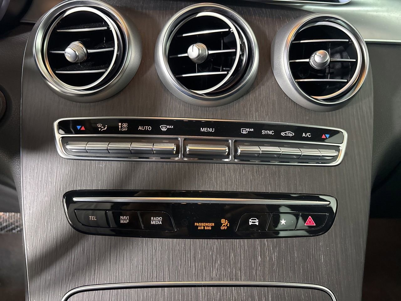 Used 2022 Mercedes-Benz GLC 300 4MATIC w/ Premium Package Lite image 18