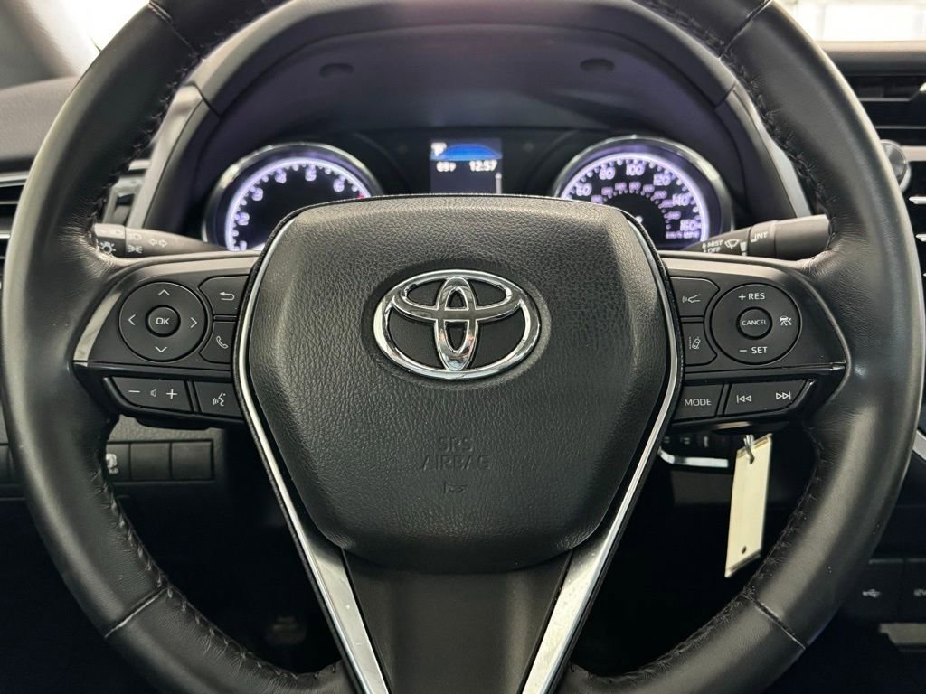 Used 2020 Toyota Camry SE image 12