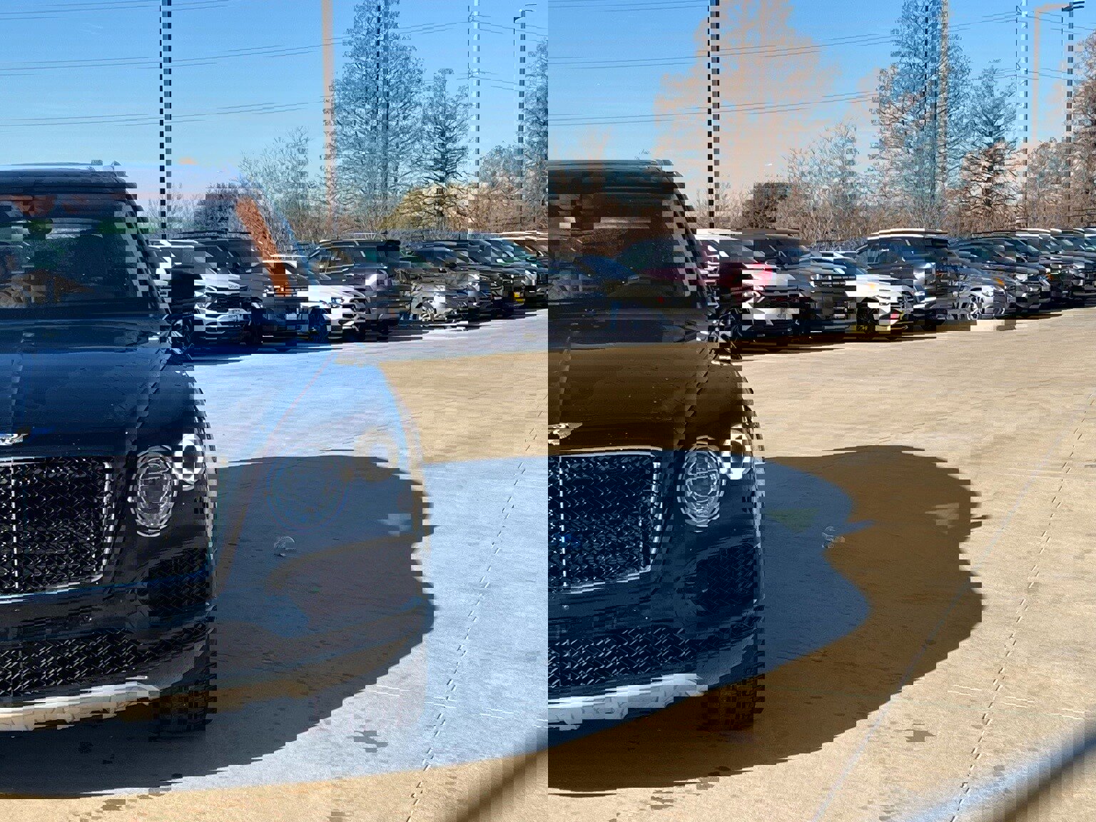 Used 2019 Bentley Bentayga image 3