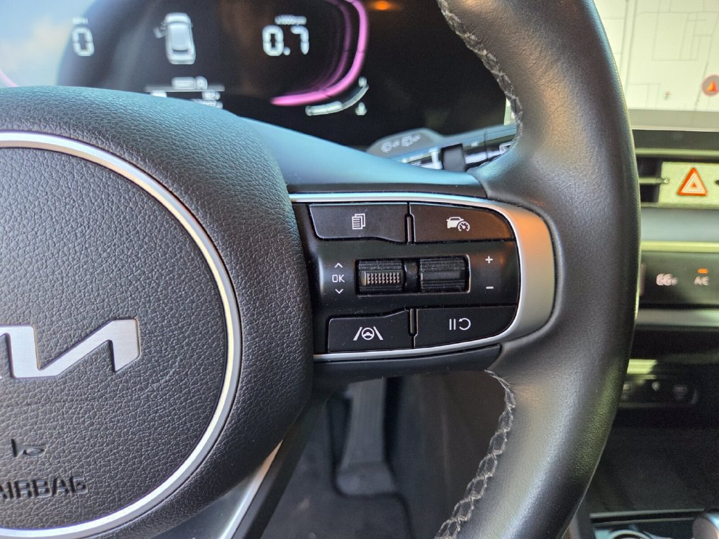 Used 2024 Kia Sportage EX FWD image 32