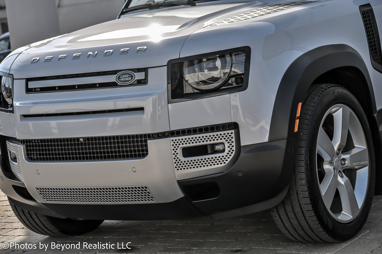 Used 2023 Land Rover Defender 130 SE image 10