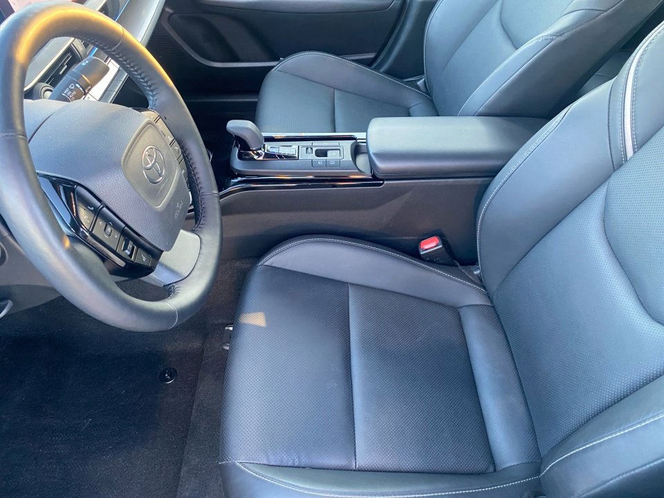 Used 2024 Toyota Prius XLE image 11