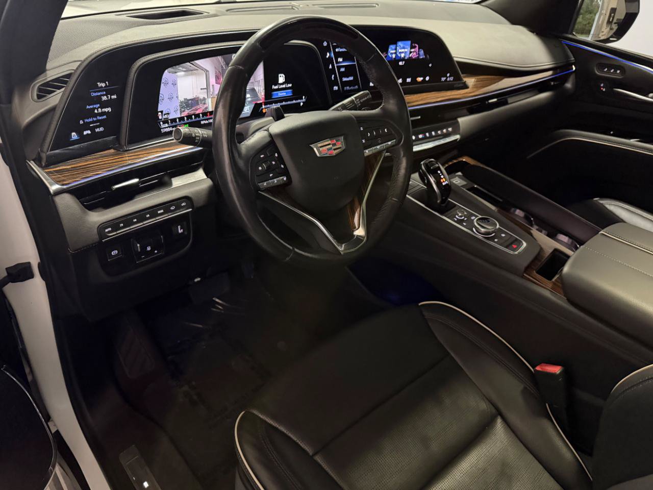 Used 2022 Cadillac Escalade Premium Luxury w/ Performance Package AWD/4WD image 14