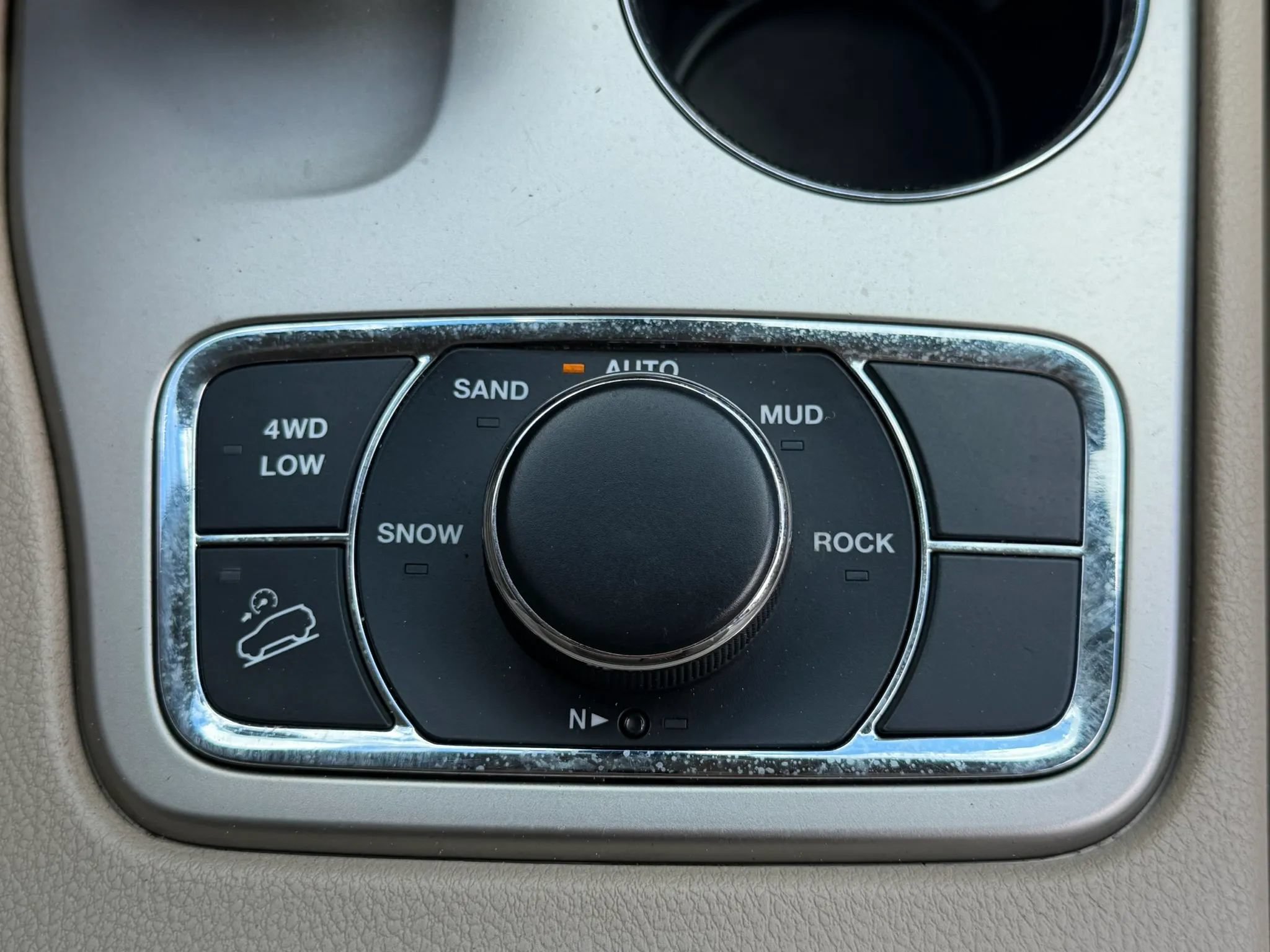 Used 2014 Jeep Grand Cherokee Limited w/ Luxury Group II AWD/4WD image 26