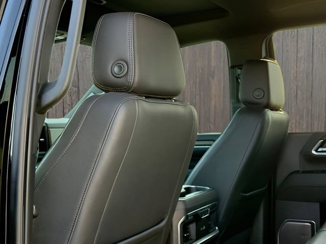 Used 2024 Chevrolet Silverado 2500 High Country w/ High Country Premium Package AWD/4WD image 18