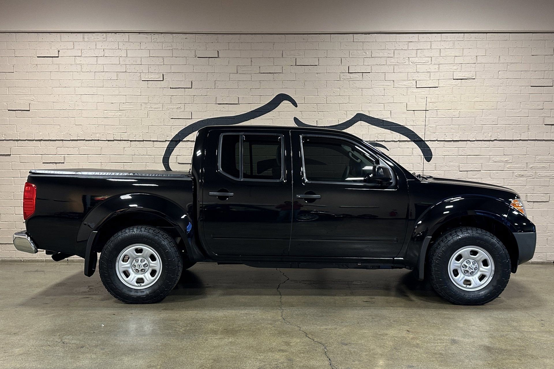 Used 2012 Nissan Frontier S image 3