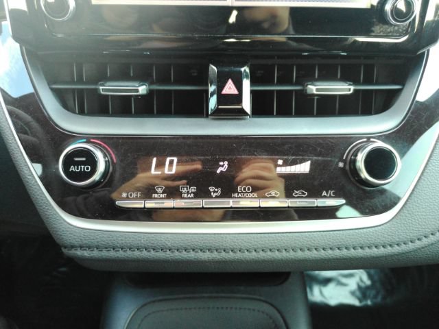 Used 2020 Toyota Corolla SE FWD image 40
